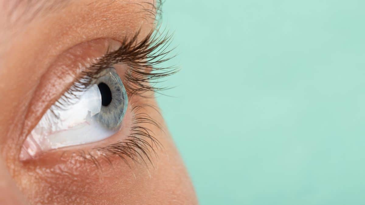 Corneal Abrasion Causes, Symptoms, and Treatment